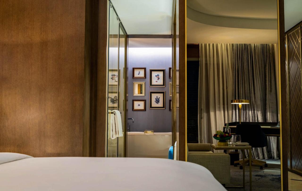 Jareed Hotel Riyadh Exteriör bild A room at the hotel
