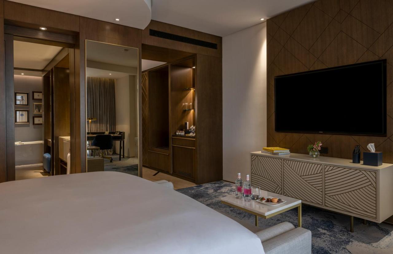 Jareed Hotel Riyadh Exteriör bild A guest room at the hotel
