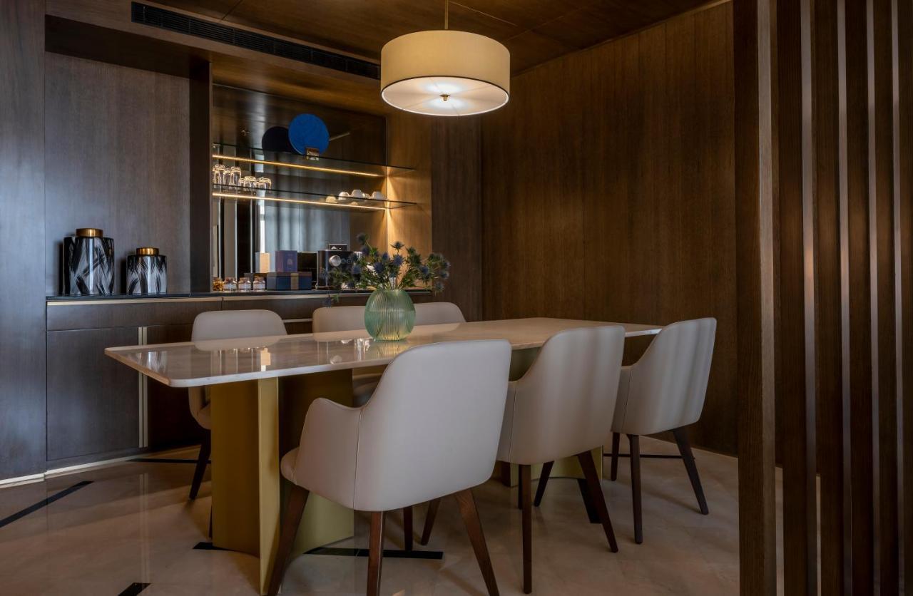 Jareed Hotel Riyadh Exteriör bild A dining room in a private suite