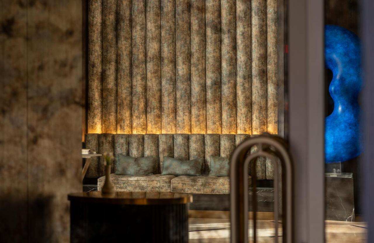 Jareed Hotel Riyadh Exteriör bild The bar at the restaurant
