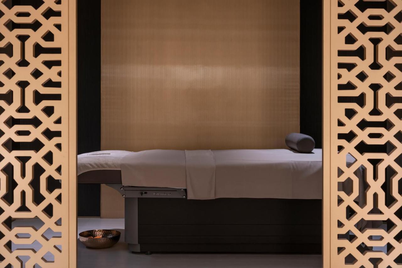 Jareed Hotel Riyadh Exteriör bild A massage bed